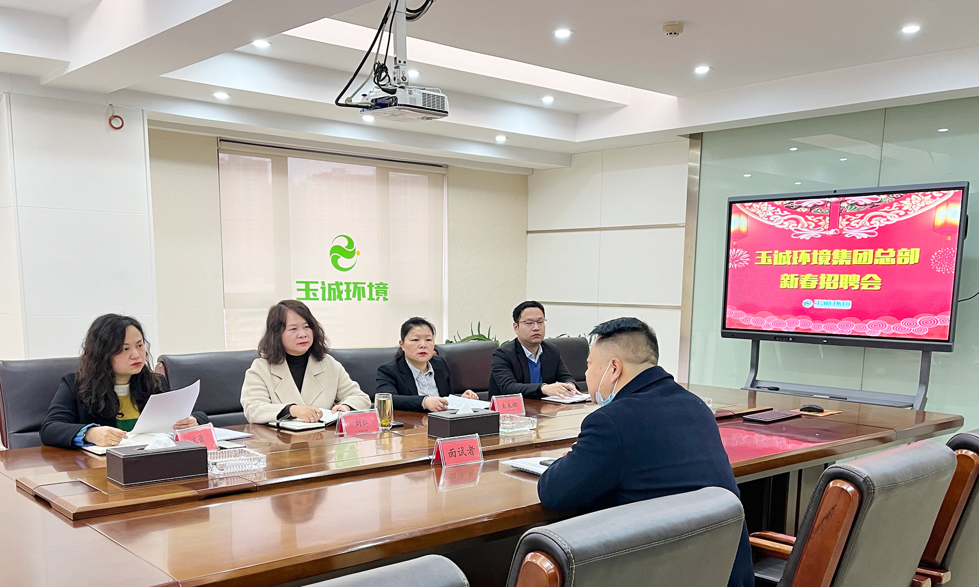 長(cháng)沙清潔,長(cháng)沙清潔服務(wù),長(cháng)沙專(zhuān)業(yè)清潔,長(cháng)沙清潔公司,湖南專(zhuān)業(yè)清潔,長(cháng)沙保潔公司,長(cháng)沙專(zhuān)業(yè)保潔,長(cháng)沙物業(yè)保潔